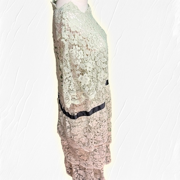NWT Boohoo ‘Occasion Lace Tiered Midaxi Dress’ in Sage / Mint Green Plus Size 24 - Picture 14 of 16